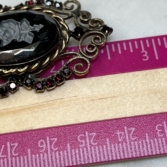 Vintage Black Onyx Carved Rose Red Rhinestone Necklace Pendant - 2” - Picture 4 of 5